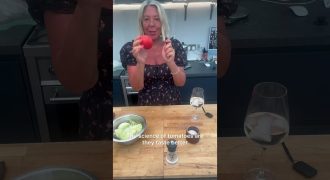 Yes, how you cut tomatoes changes their taste